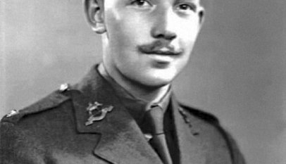 100th Lap Completed for Captain Tom Moore aged 99. Raising over £13M for NHS 4