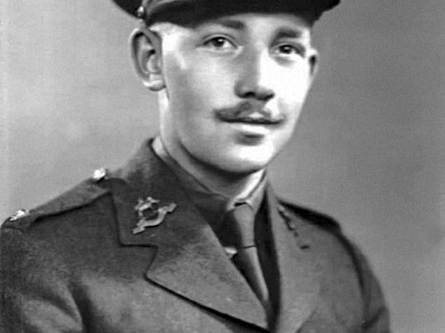 100th Lap Completed for Captain Tom Moore aged 99. Raising over £13M for NHS 1